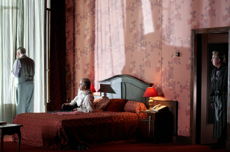 I WENT TO THE HOUSE... © Philippe Stirnweiss