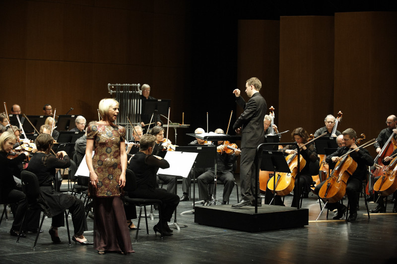 Donatienne Michel-Dansac et l'Orchestre Philharmonique de Strasbourg © Philippe Stirnweiss