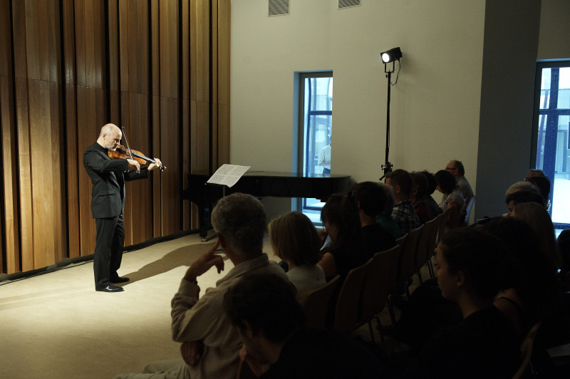 Christophe Desjardins aux Portes ouvertes de Musica 2011 © Philippe Stirnweiss