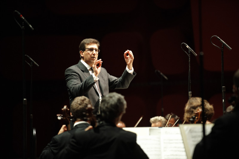 Pascal Rophé dirige l'Orchestre philharmonique de Strasbourg © Philippe Stirnweiss