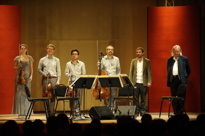 Le Quatuor Diotima et Philippe Manoury à droite Philippe Stirnweiss