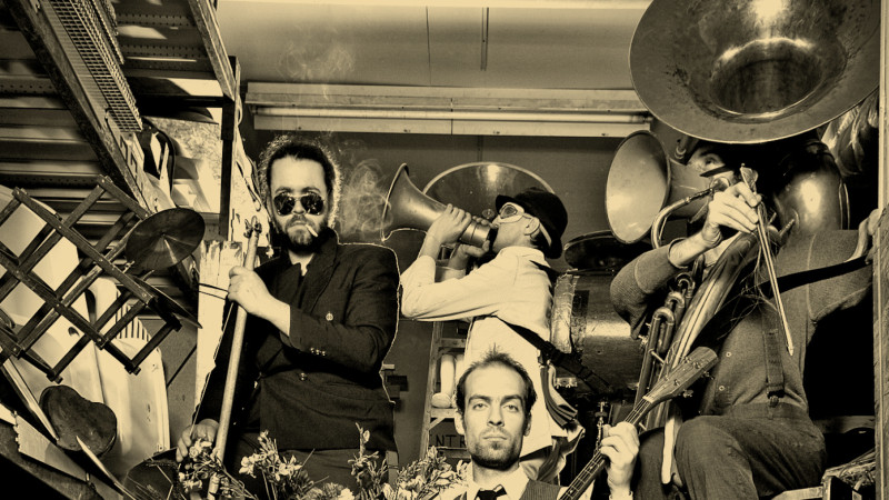 L’orchestre d’hommes-orchestres Joue à Tom Waits